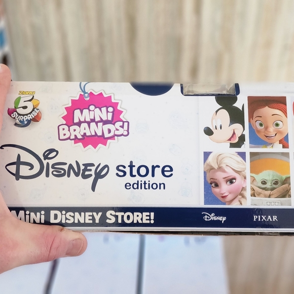 Zuri 5 suprise Disney store edition - Picture 2 of 4